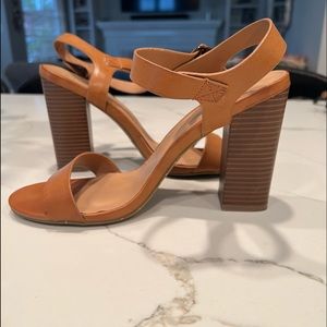 Ladies Sandals with strap 4’ heal